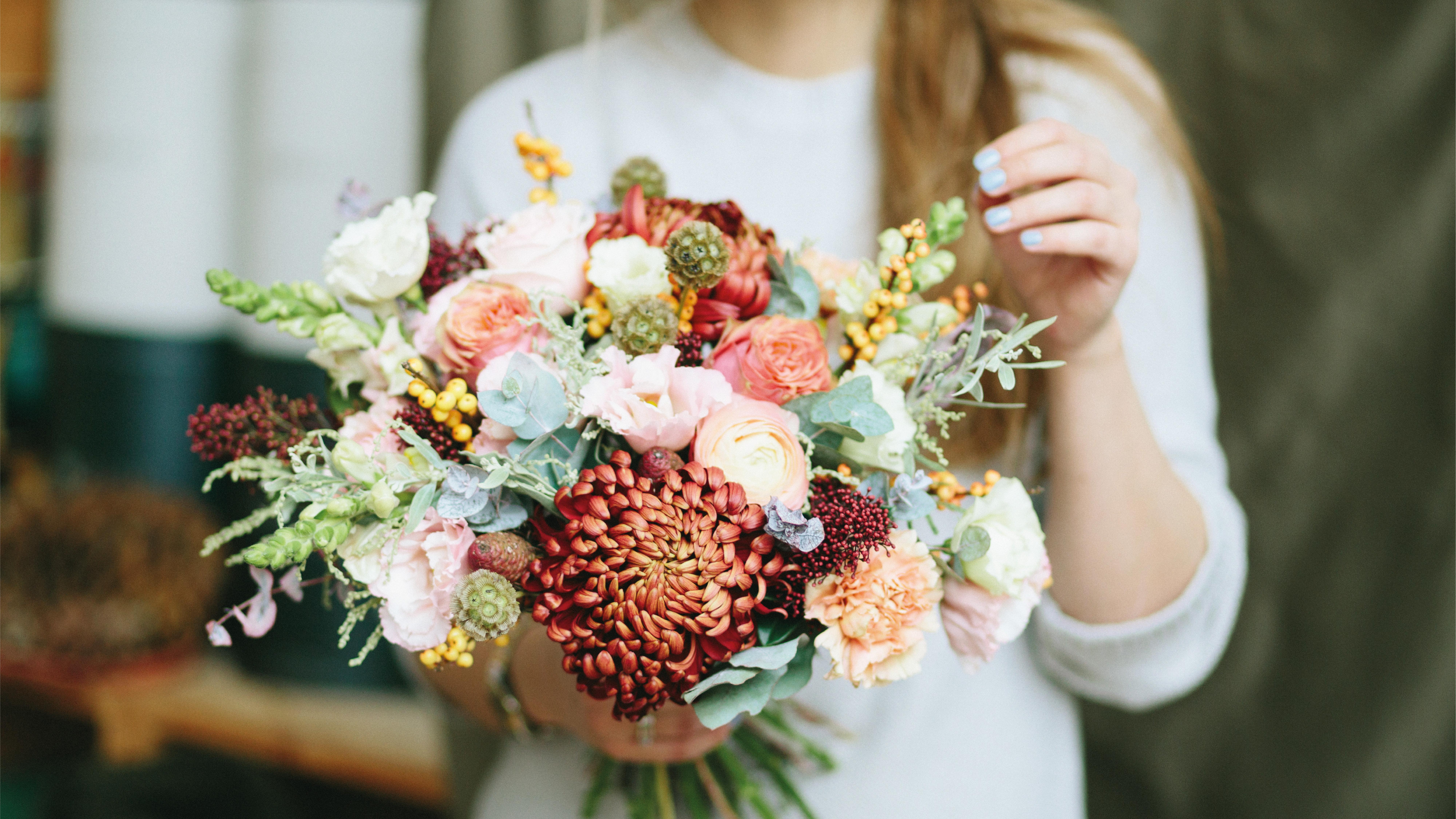 voco Dubai, an IHG Hotel Esterno foto A bridal bouquet